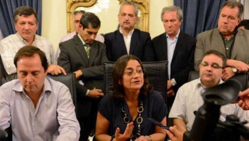 La Gobernadora pidi� que las negociaciones se realicen con tranquilidad