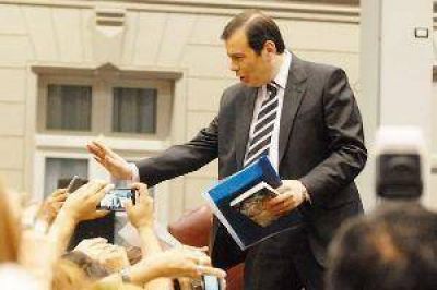 "A partir de hoy soy un senador que representar� a la provincia de Santiago"