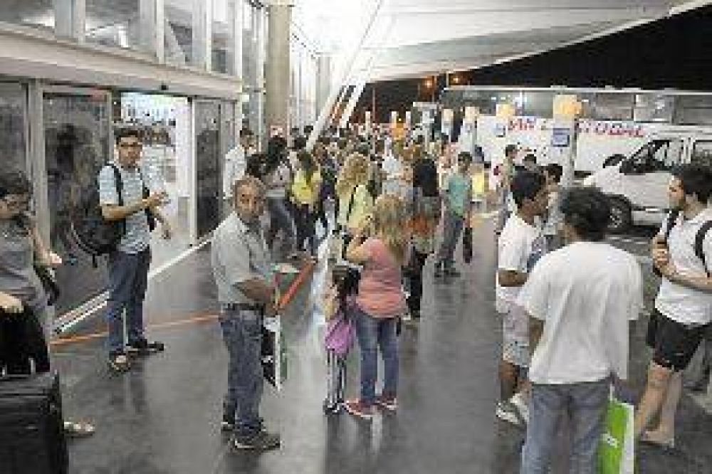 A la espera de otro aumento, no venden pasajes para enero