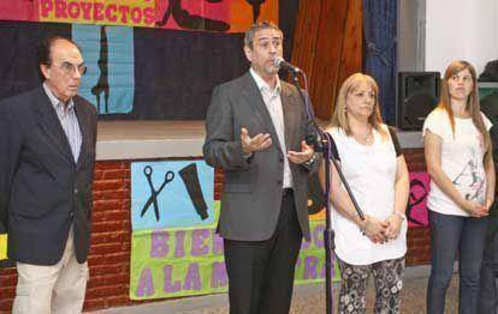 Inauguraron nuevas obras en la Escuela Primaria N� 41 de Pi�eiro