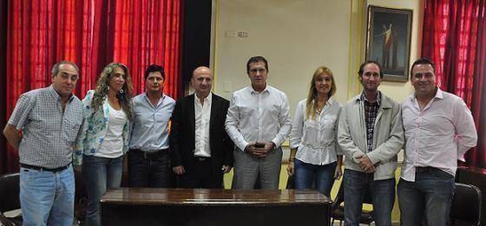 APOYO DEL FRENTE RENOVADOR DE LAN�S A SALVADOR BARATTA