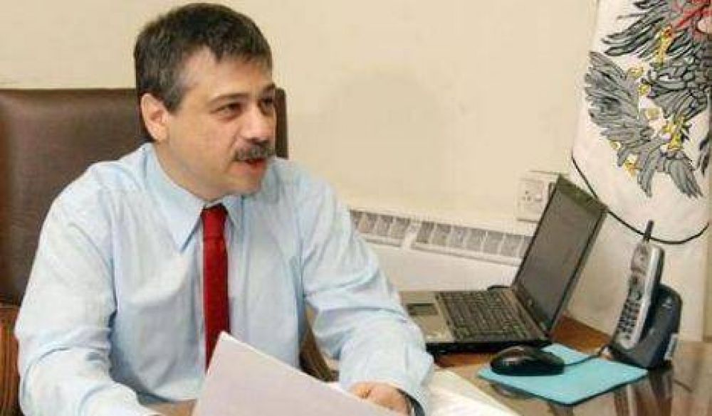 Abrevaya celebr� aprobaci�n de PASO porte�as