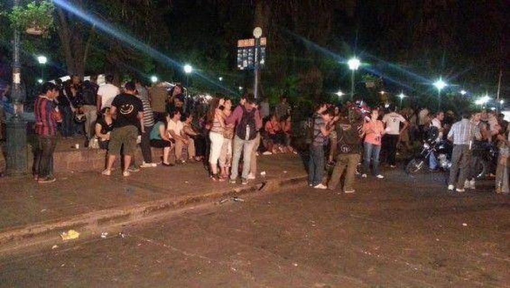 Familiares de polic�as retoman la protesta en la Legislatura