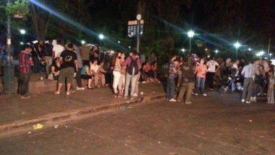 Familiares de polic�as retoman la protesta en la Legislatura