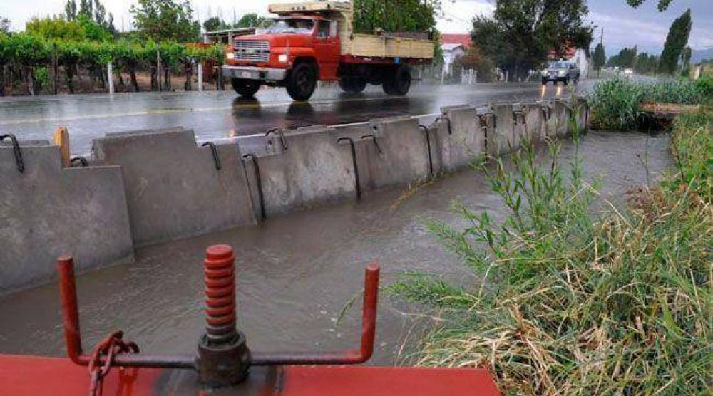 Entregan otras 7.500 hect�reas en el sur de Mendoza para regar con el r�o Atuel