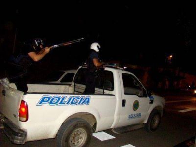 Saquean una despensa e intentan ingresar a un s�per en Santa Rosa