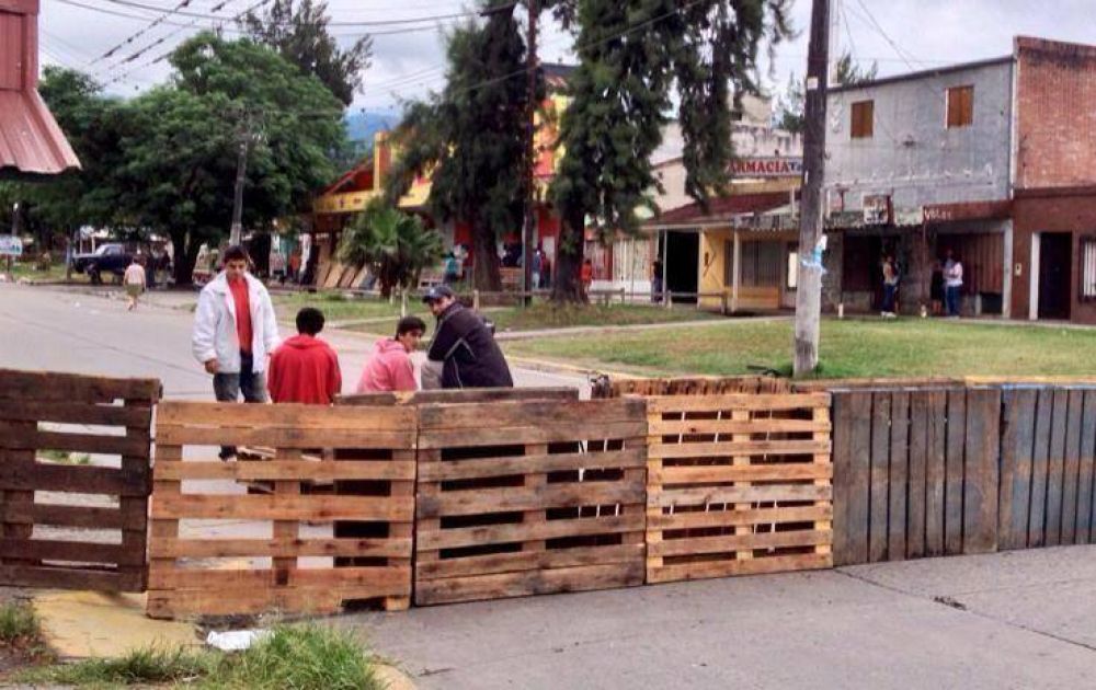 A pesar del acuerdo Gobierno y polic�as contin�an los saqueos en los barrios de la Capital