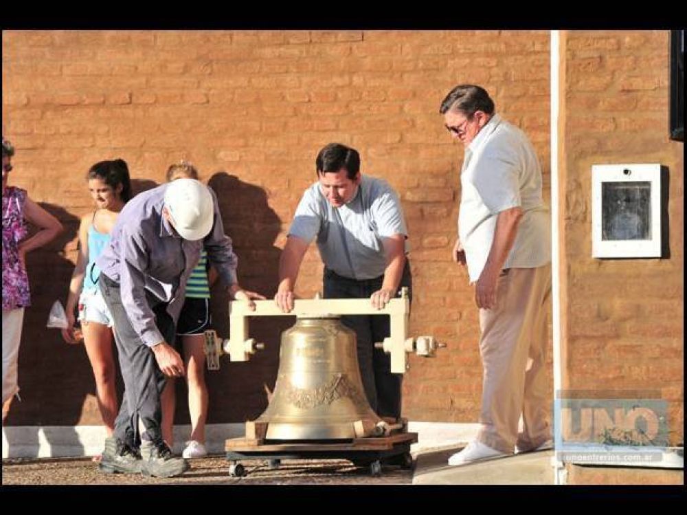 La iglesia Santa Luc�a concret� un viejo proyecto y tendr� su campanario