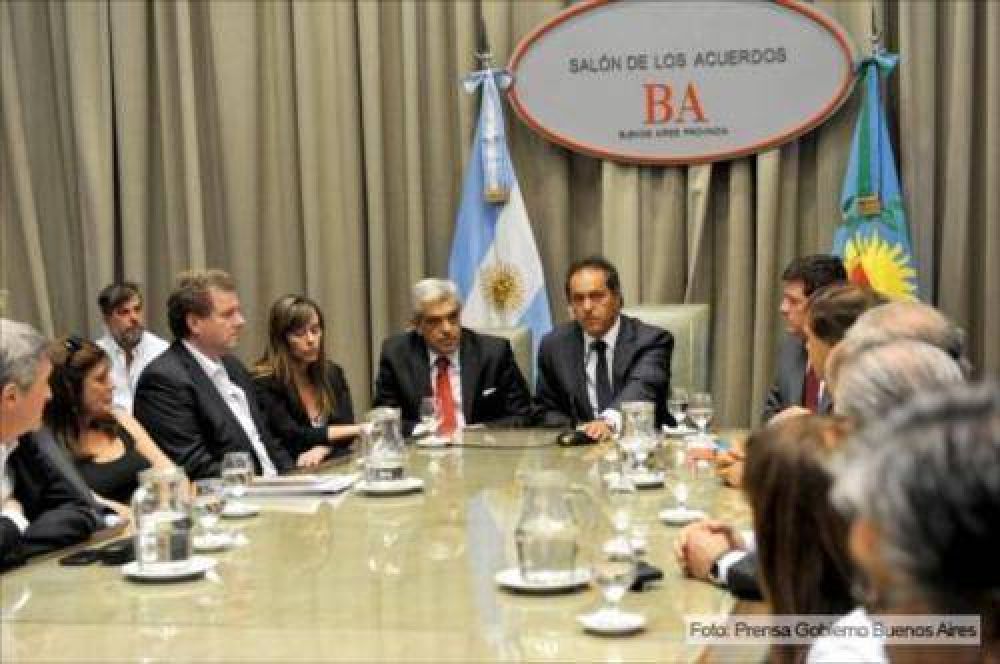 Scioli asegur� que la polic�a no es un trabajador m�s y destac� el respaldo de legisladores nacionales