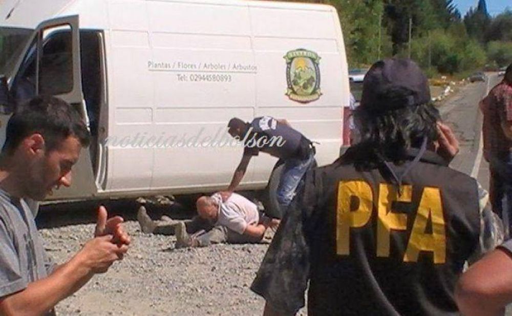 Incautan coca�na y hay cinco detenidos
