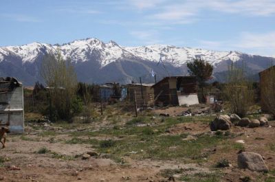 Familias de una toma piden agua potable y electricidad