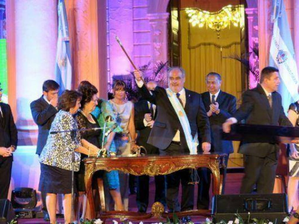 "Que nunca m�s haya intervenciones federales", reclam� Ricardo Colombi