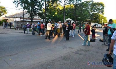Con seguridad garantizada, la protesta sigue a la espera de un aval de Colombi