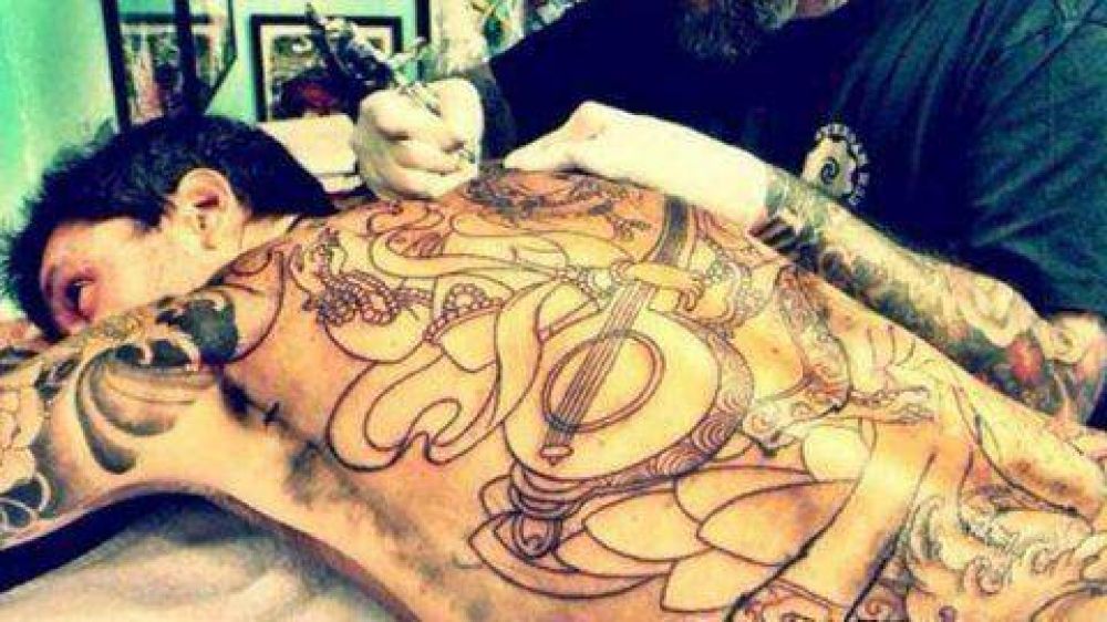 Tinelli habl� de su nuevo tatuaje: "Tengo un cuadro en mi espalda"