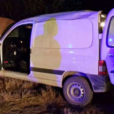 Vuelco en la madrugada dej� a un chofer con heridas leves