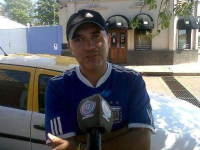 Ejemplo de honestidad: Un taxista encontr� 10 mil pesos y los devolvi�