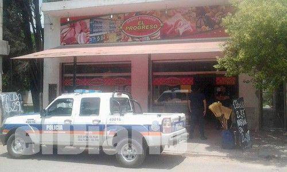 Hallan mercader�a robada en un supermercado