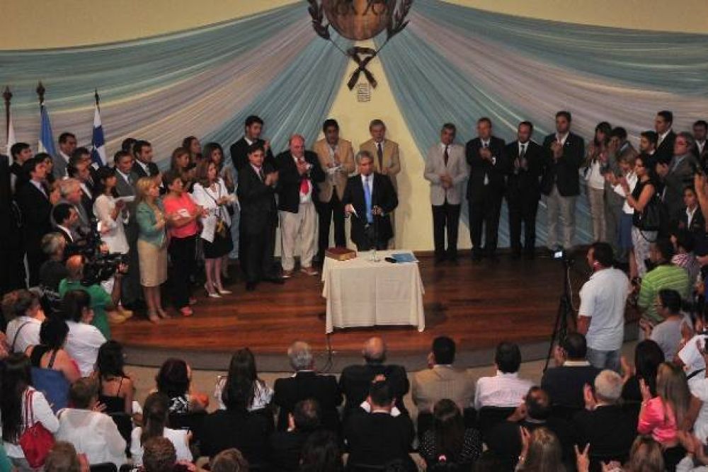 M�s de 20 funcionarios provinciales juraron sus cargos