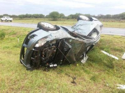 Un herido al chocar en auto contra una columna