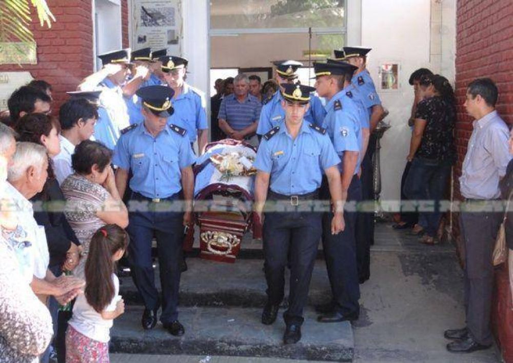 Despidieron con todos los honores policiales al subcomisario asesinado en los saqueos