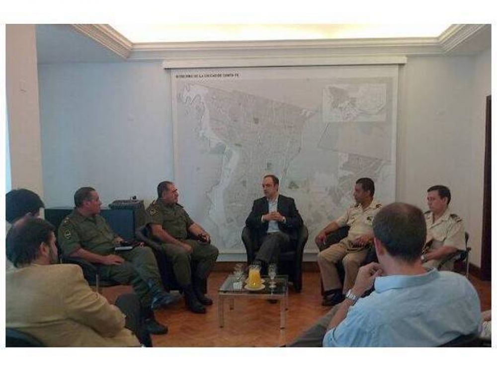 Reconocen la labor de gendarmes y prefectos