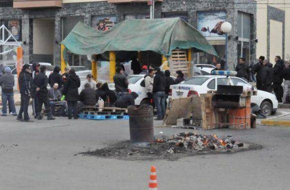 Polic�as levantaron el piquete en la Unidad Regional