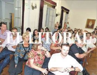 Esperanza demanda escuelas secundarias