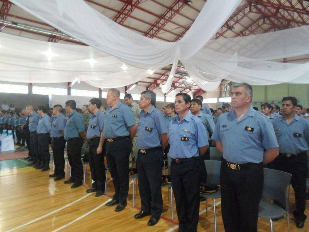Egresaron 64 nuevos agentes de la escuela de Polic�a de Bariloche