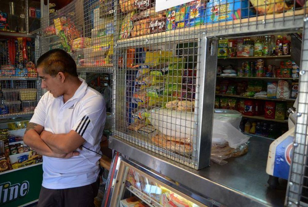 El drama del comerciante que recibi� un disparo en la cabeza