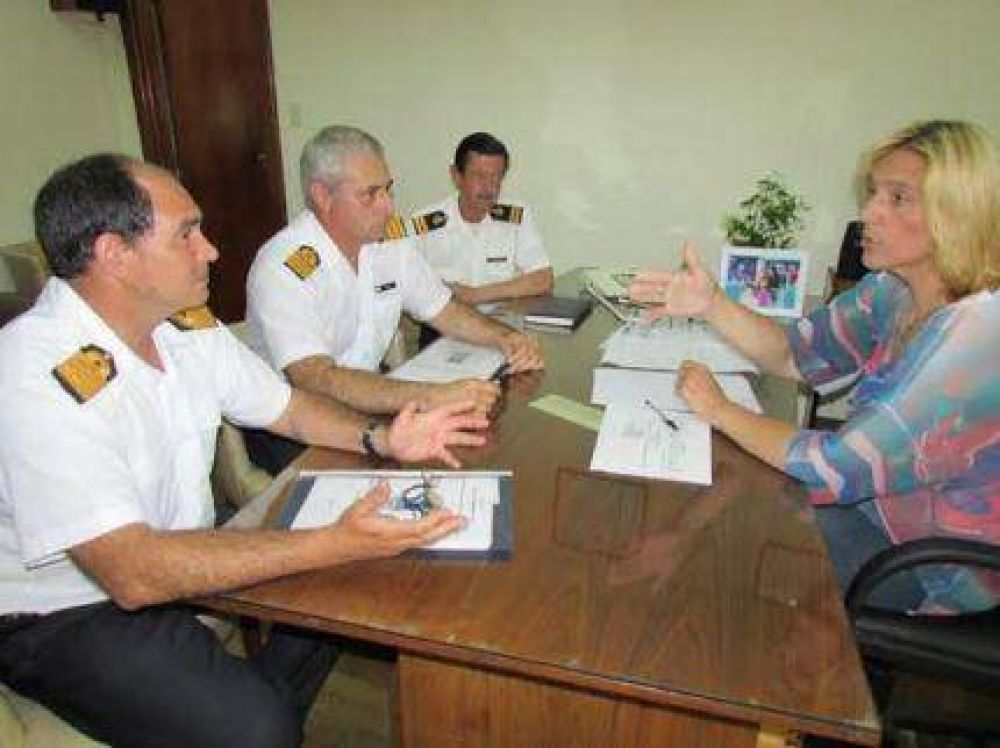 Vilma Baragiola recibi� a autoridades de la Base Naval Mar del Plata