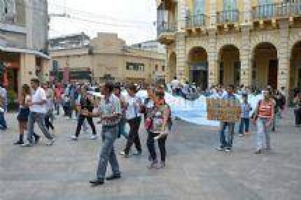 Los polic�as rebeldes ser�an imputados de �abandono de servicio, incumplimiento de deberes de funcionario p�blico�