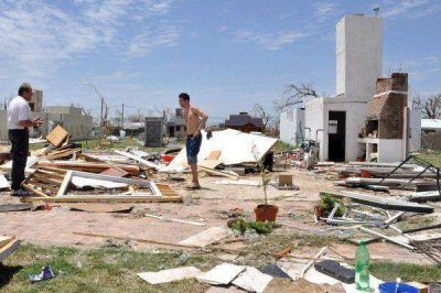 La Naci�n asiste a cordobeses damnificados por el temporal