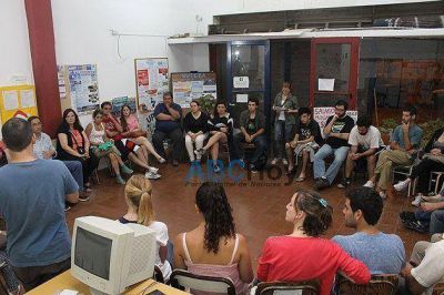 Docentes autoconvocados tomaron la Secretar�a de Asuntos Docentes