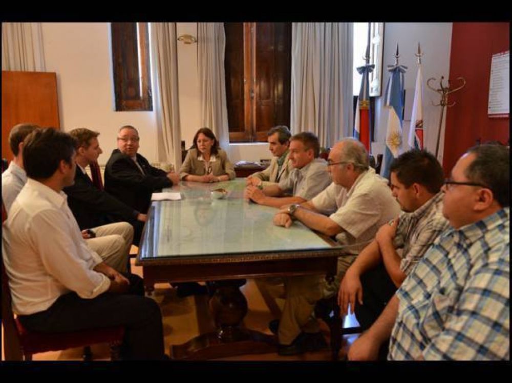 Asumieron nuevas autoridades en el �rea de Saneamiento de Paran�