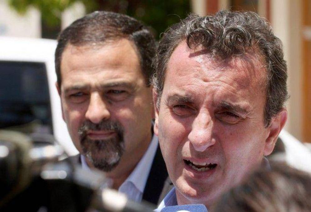 P�rez firm� el decreto y para el gobernador el conflicto con la polic�a est� terminado