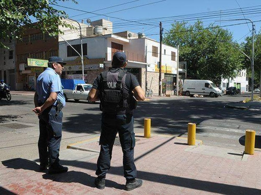 El gobernador orden� que los organizadores de eventos paguen la custodia policial desde 2014
