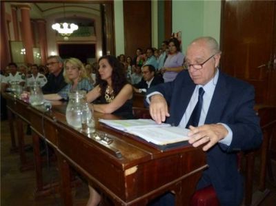 Despu�s de varias idas y vueltas, Siro Flores sigue siendo el presidente del Concejo