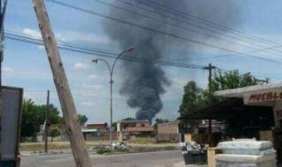 Incendio de una maderera de Isidro Casanova