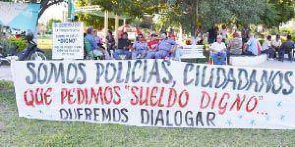 Polic�as-Sueldos: �Hasta la dignidad hemos perdido�