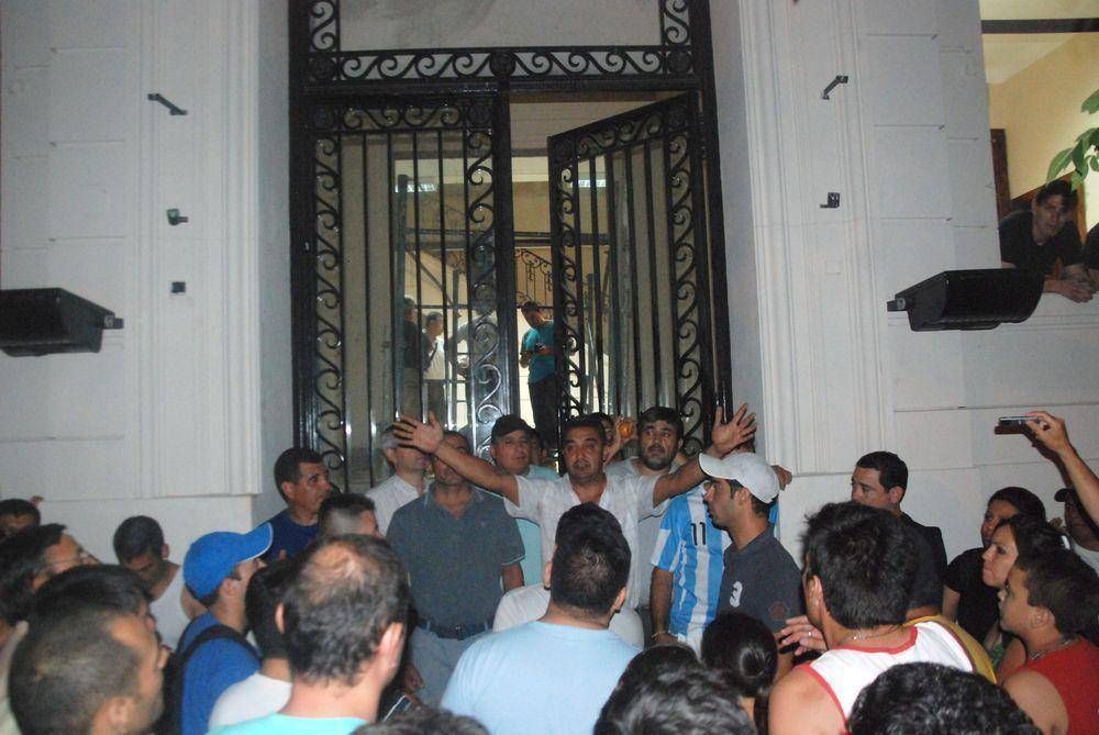 Acuartelados aceptaron la oferta y se levant� el conflicto