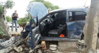 Se durmi� al volante y choc� contra un motel