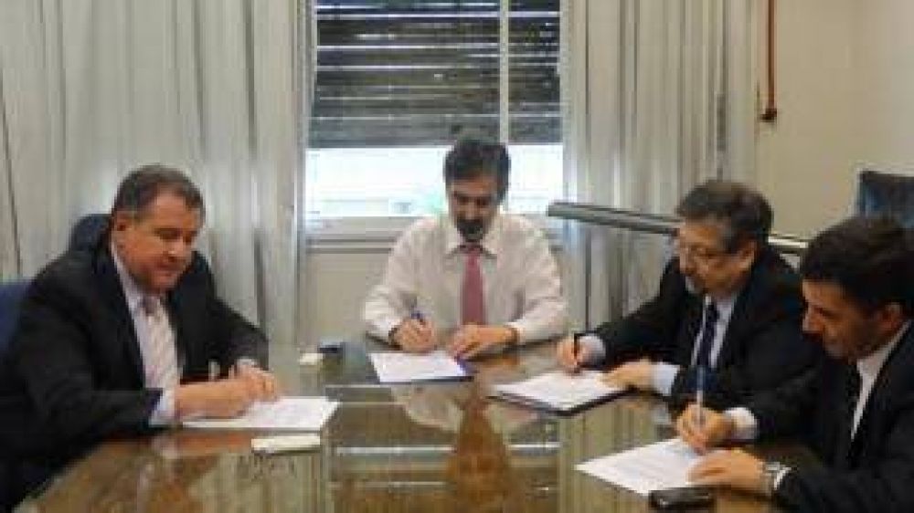 Naci�n, Catamarca, Minera Alumbrera e YMAD firmaron acta compromiso para la puesta en valor de Bajo El Durazno