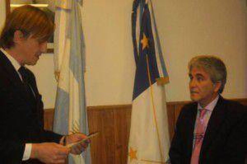 �En el Consejo Escolar no existe una bander�a pol�tica�
