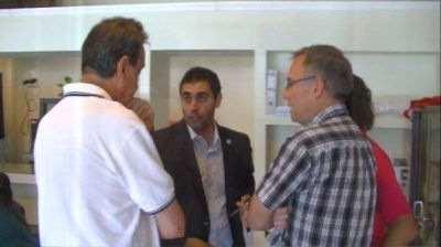 El ministro de Salud visit� las oficinas del SEMPRO