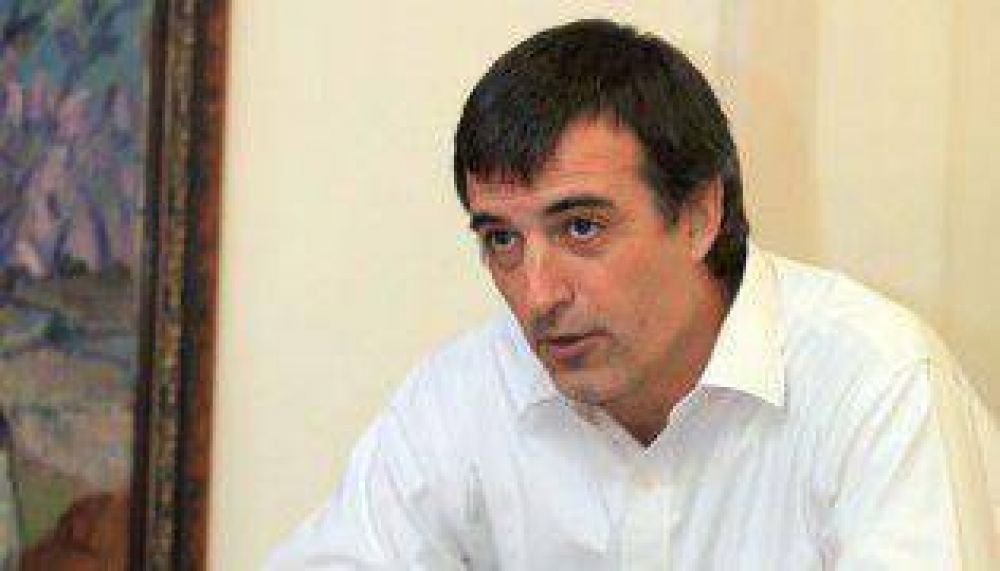 �Ning�n chico se va a quedar sin escuela�, afirm� Bullrich