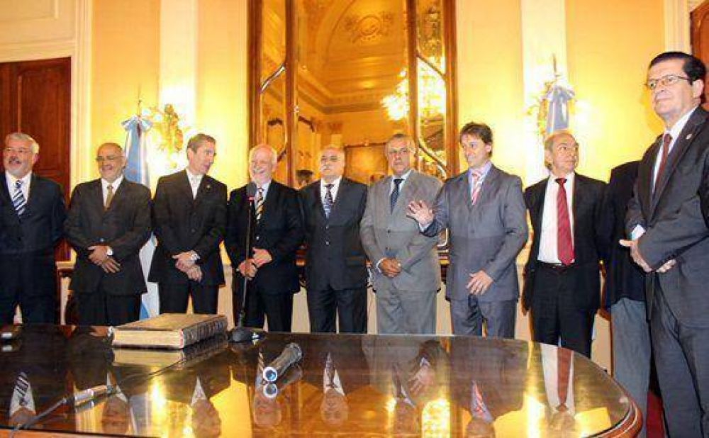 Asumieron los nuevos ministros en b�squeda de un perfil desarrollista
