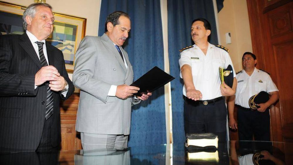 Asumi� el nuevo jefe de Polic�a, y pidi� a la fuerza de seguridad �lavarse la cara�