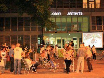 VIDAER realiz� su �ltima vigilia del 2013 por los delitos que se encuentran impunes