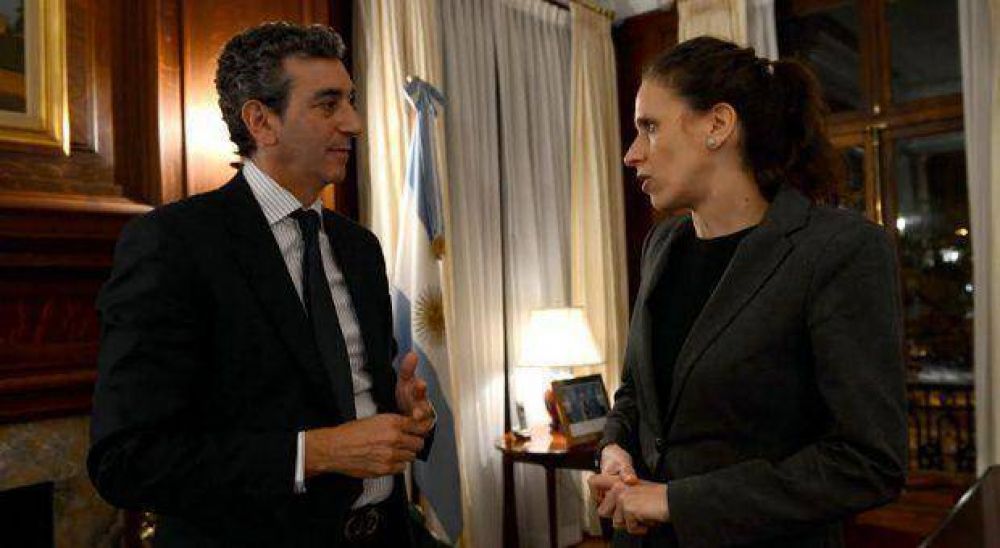 Randazzo �primerea� a Scioli y a Macri: Construir� el Metrob�s m�s grande del pa�s en La Matanza