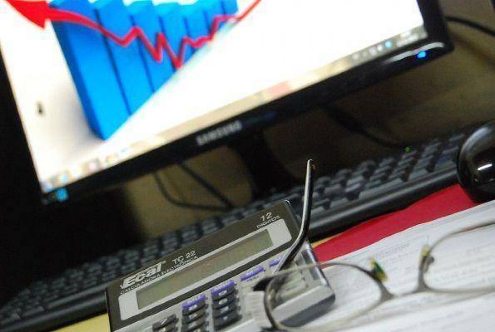Por los sucesivos pedidos de aumentos salariales eval�an una reforma tributaria